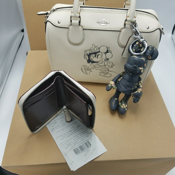 ✔SOLD Coach Disney x MINNIE - Picture 2 of 8